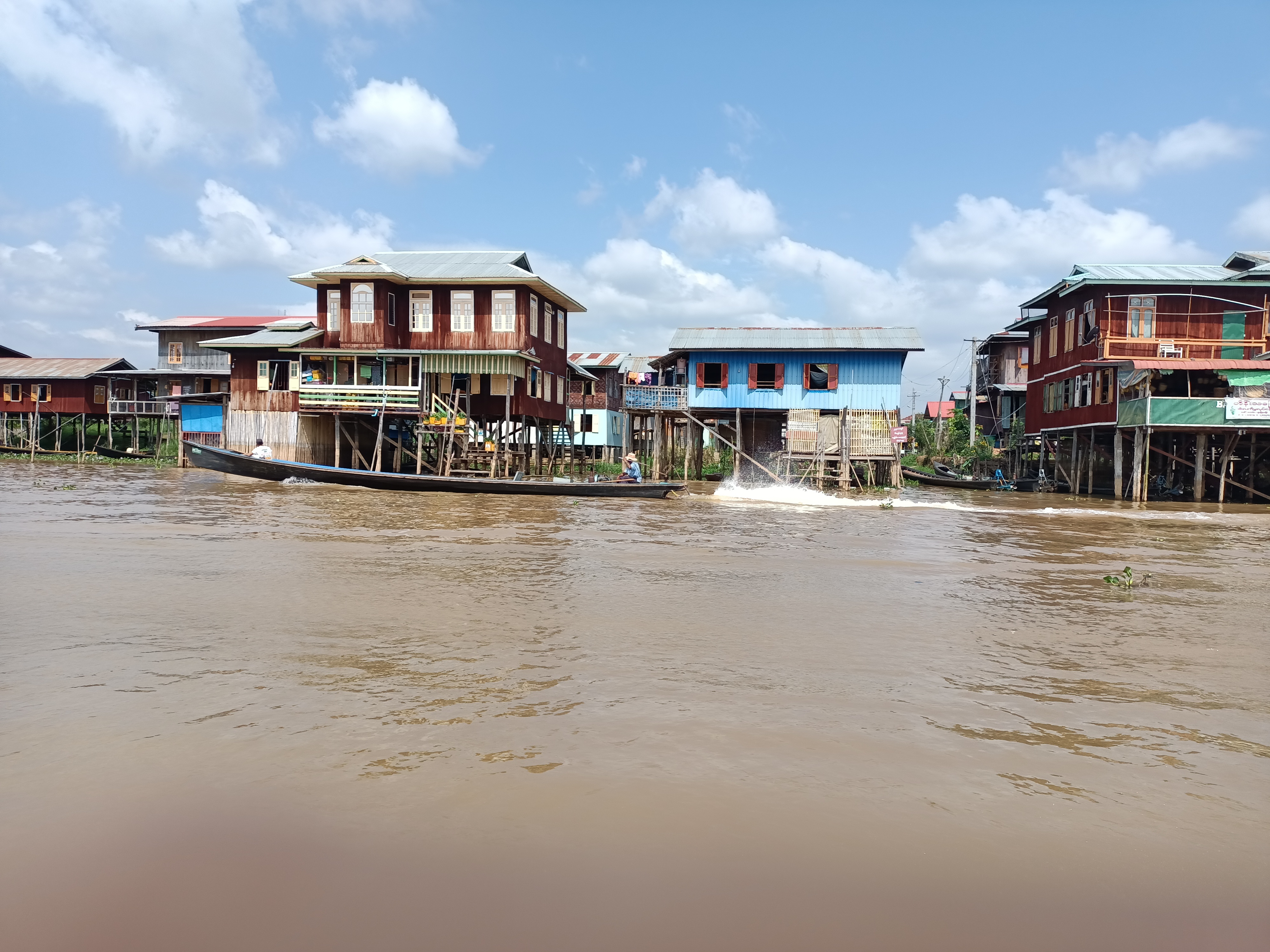 WorldFish is working with the Inle Lake Committee on conservation efforts at the lake, combating illegal fishing and cleaning plastic bags and other rubbish that end up in the lake. Photo by Nang Tin May Win.